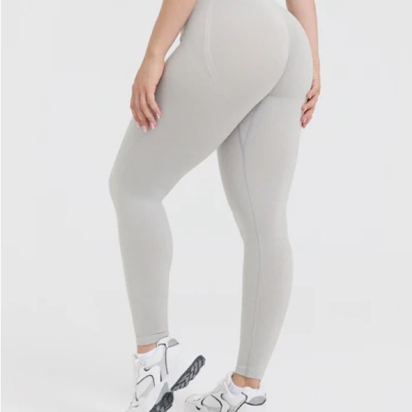 Oner Active Effortless High-Waisted Leggings - Light Grey Marl - M Long - Picture 2 of 6